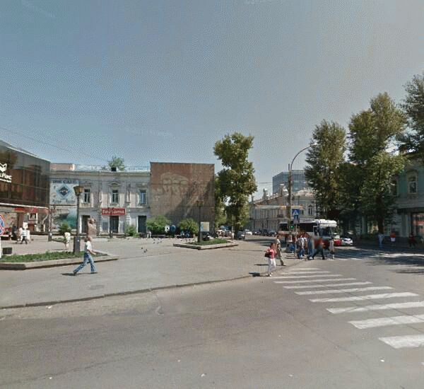 Банкомат Дальневосточного Банка по адресу ул. Горького,  д. 42